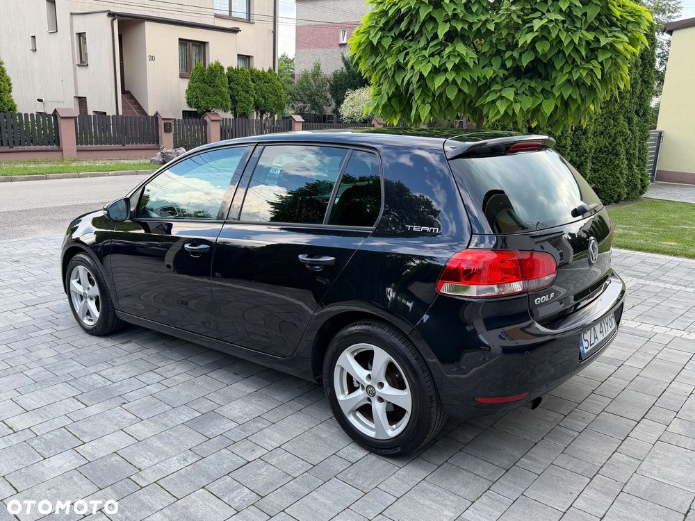 Volkswagen Golf - 6