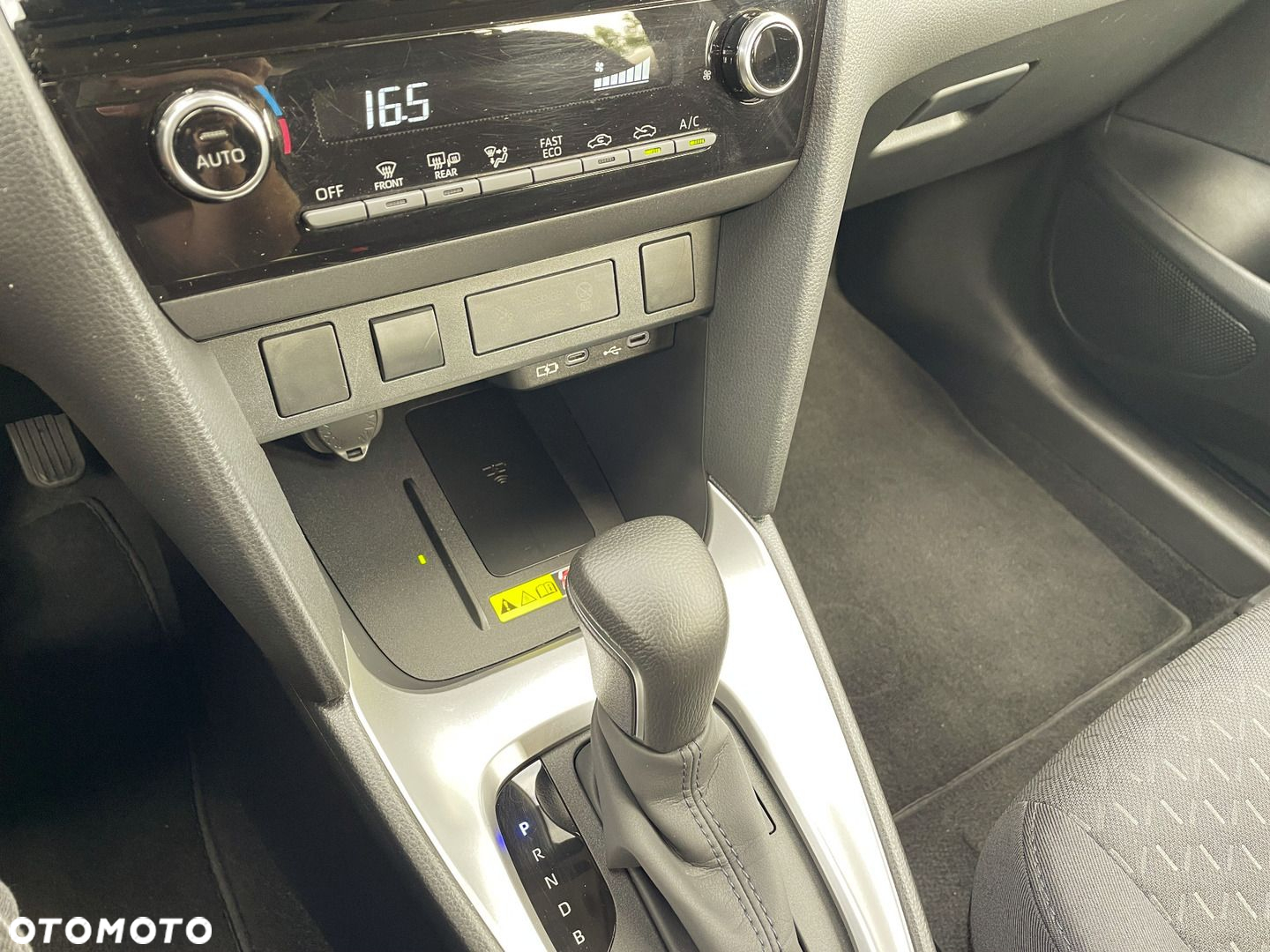 Toyota Yaris Cross Hybrid 1.5 Comfort - 17