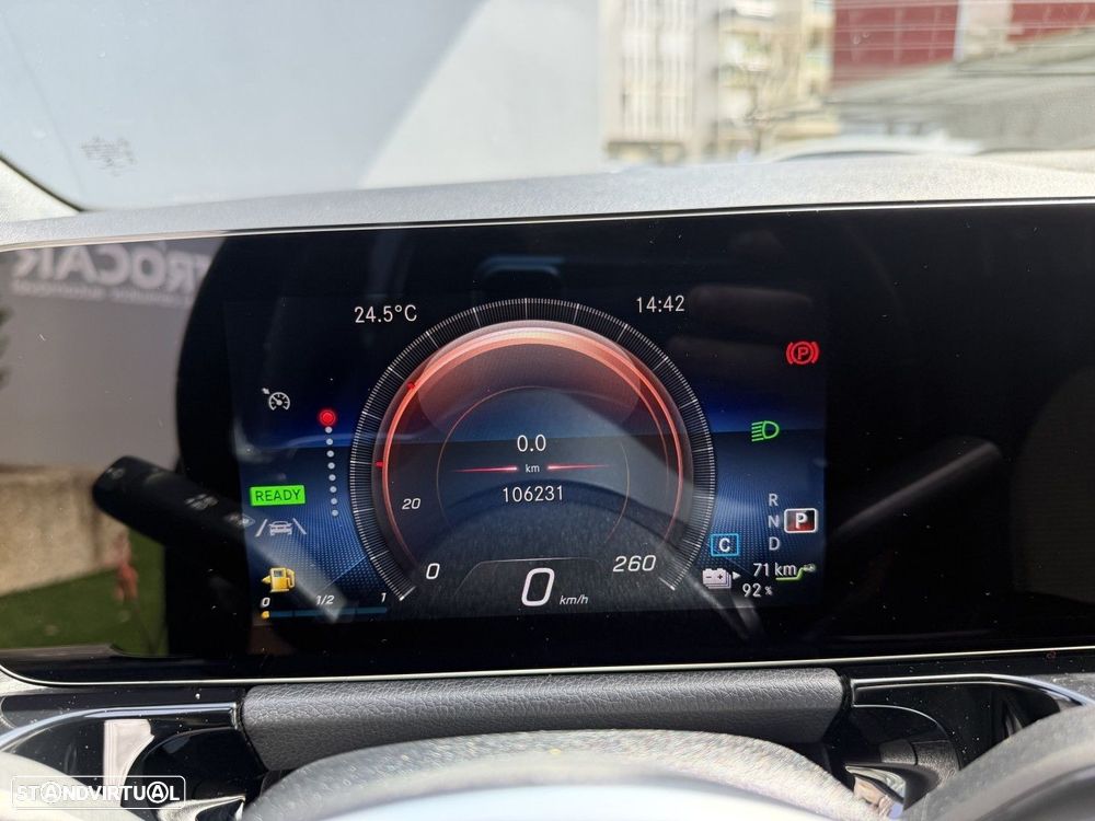 Mercedes-Benz GLA 250 e 8G-DCT Progressive - 32