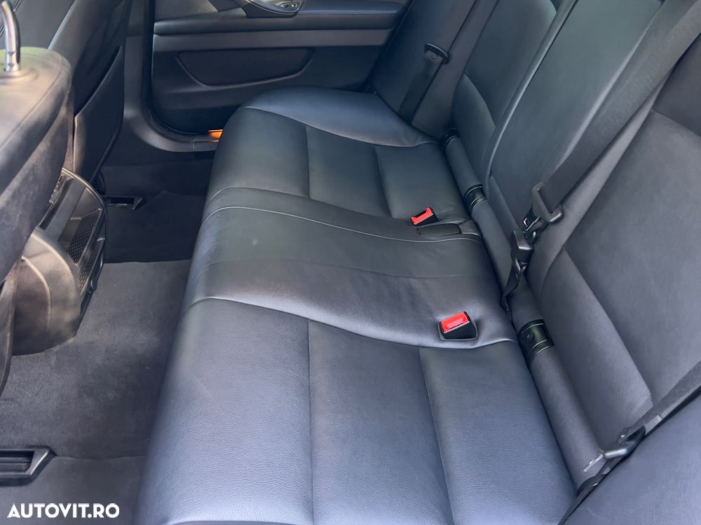 BMW Seria 5 520d xDrive AT - 6