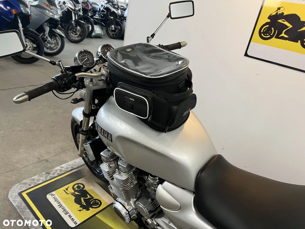 Yamaha XJR - 29
