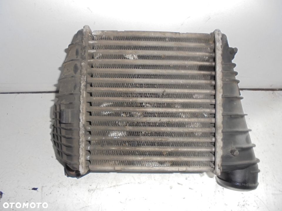 CHLODNICA INTERCOOLERA VW GOLF BORA 1.9 TDI - 4