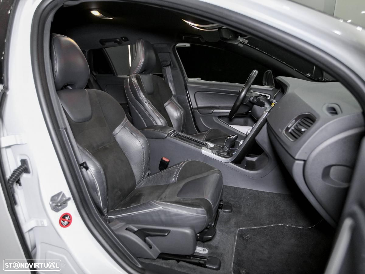 Volvo V60 2.4 D6 R-Design Sum.AWD Phev - 9