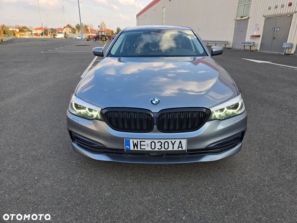 BMW Seria 5 530i xDrive Luxury Line sport