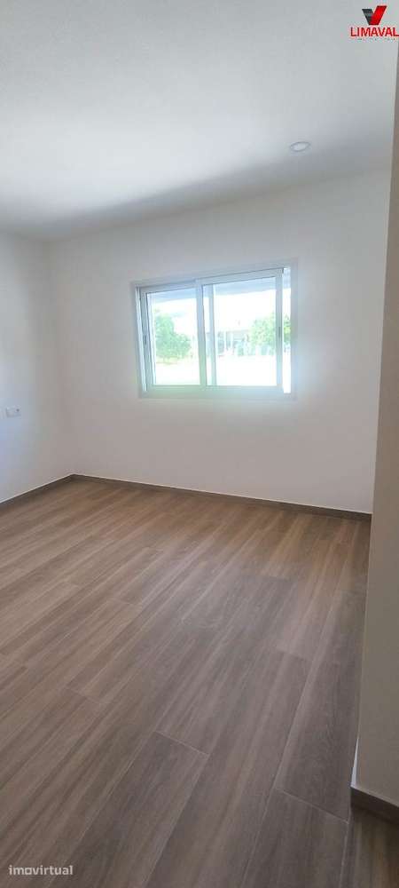 Moradia em banda, nova, para arrendamento, Barcelos - Pousa - Grande imagem: 4/11