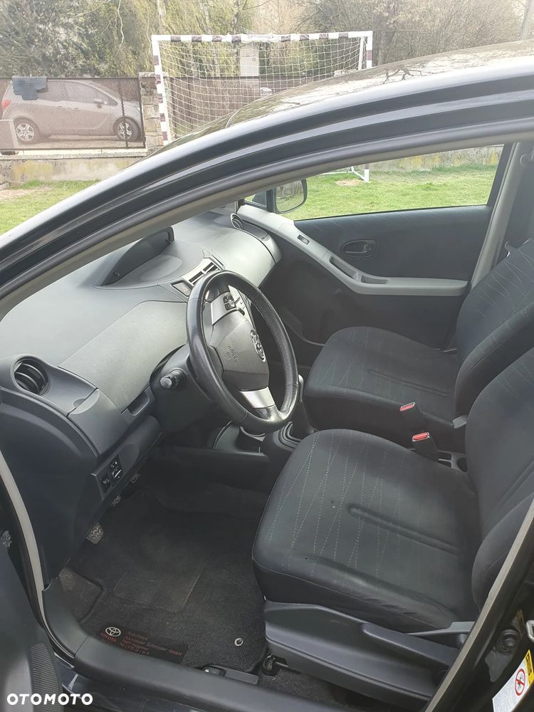 Toyota Yaris - 5