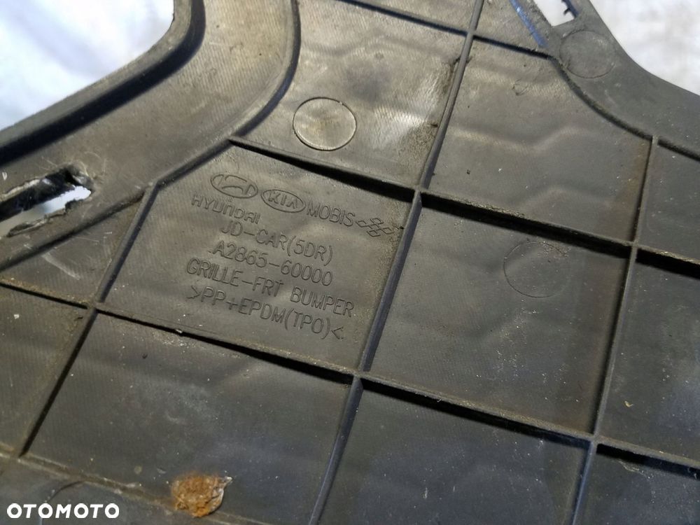 kratka środkowa zderzak przód kia ceed ii - 3