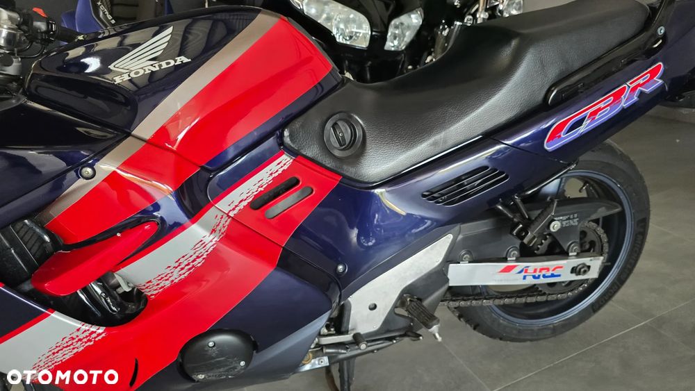 Honda CBR - 9