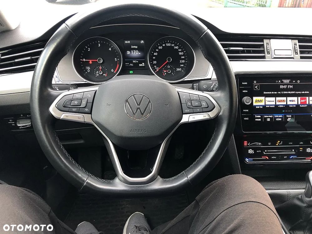 Volkswagen Passat Variant 2.0 TDI EVO Business - 18