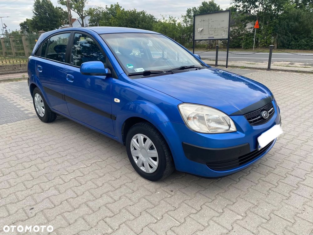 Kia Rio - 4