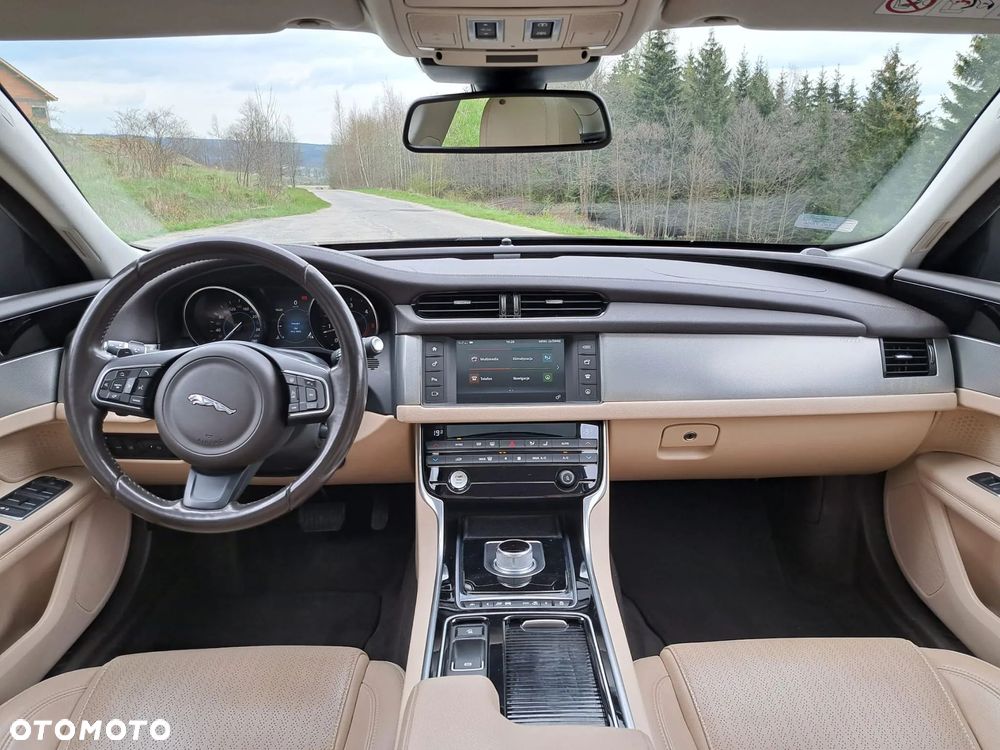 Jaguar XF 3.0 TDV6 300 Sport - 10