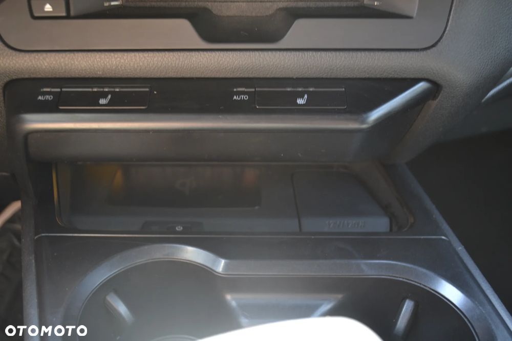 Lexus UX 250h Prestige 2WD - 33