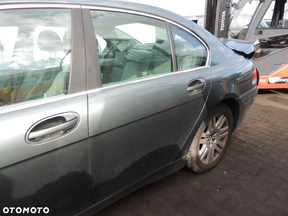 Drzwi lewy tył BMW 735i E65 - 1