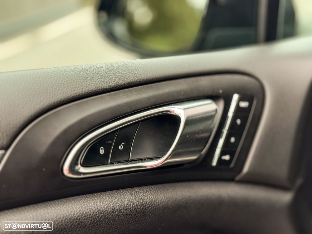 Porsche Cayenne - 25