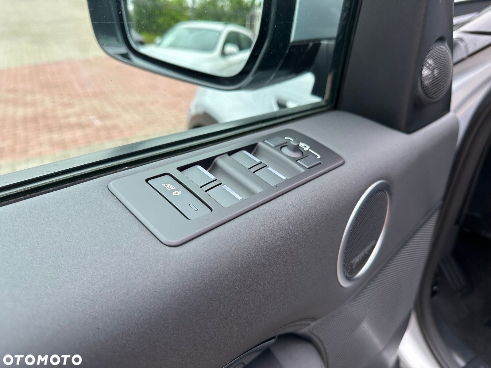 Land Rover Discovery - 18