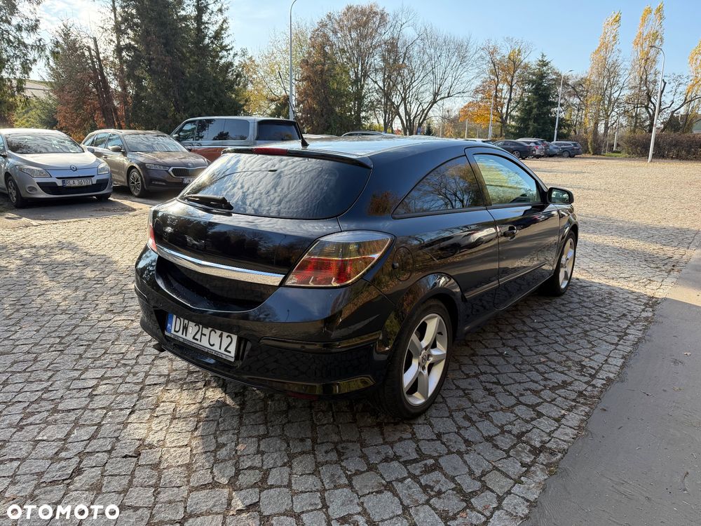 Opel Astra 1.8 16V Coupe - 10