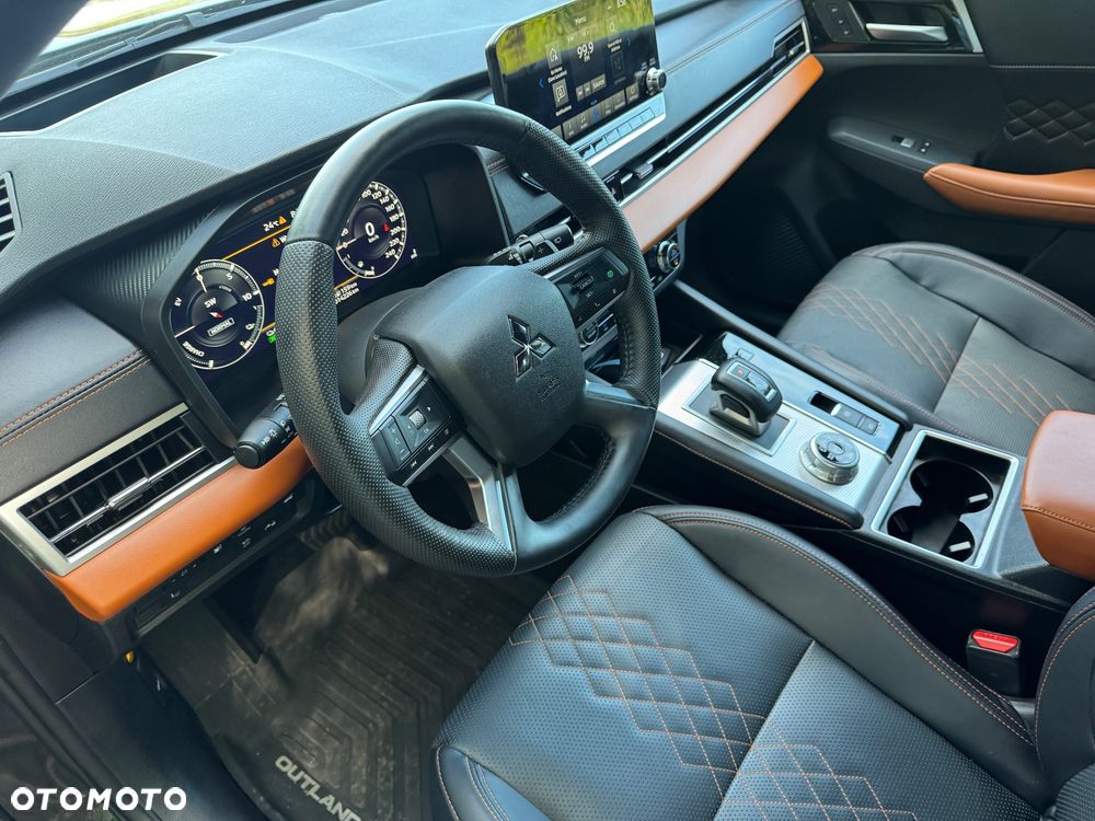Mitsubishi Outlander 2.4 4WD Diamant TOP - 19
