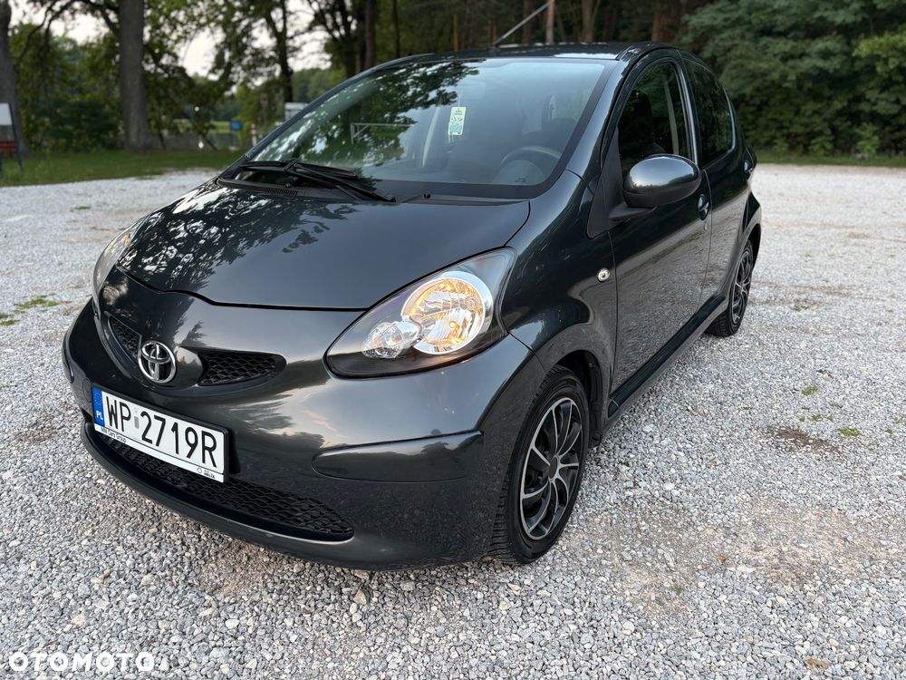 Toyota Aygo 1.0 VVT-i Sol EU5 - 19