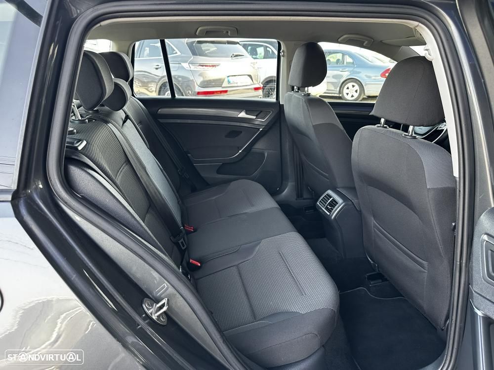 VW Golf Variant 1.6 TDi Confortline - 41