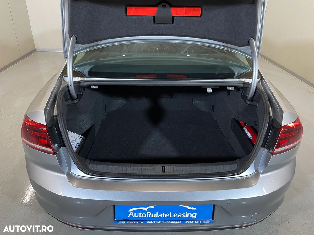 Volkswagen Passat 2.0 TDI DSG Highline - 12