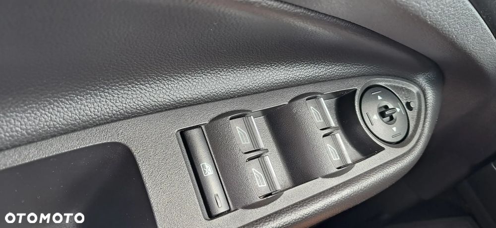 Ford Kuga 2.0 TDCi 4x4 Titanium - 30