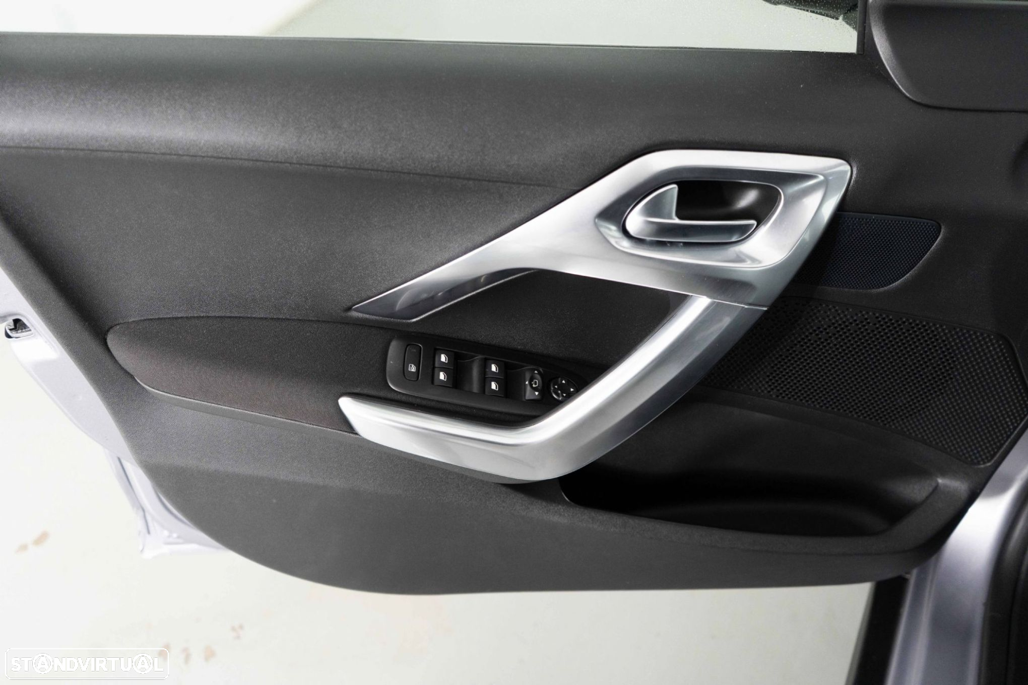 Peugeot 2008 1.2 PureTech Allure Pack EAT8 - 18