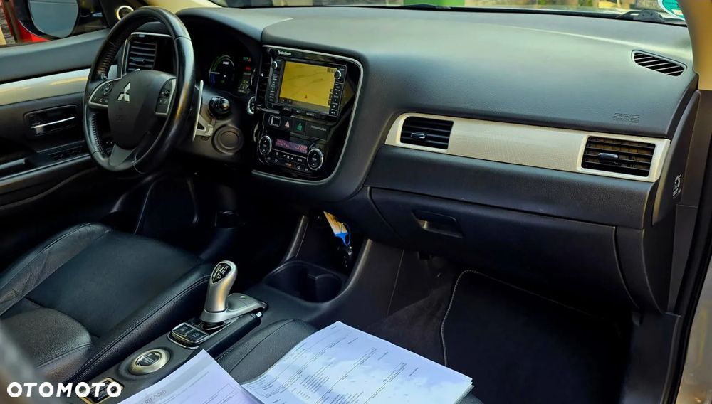 Mitsubishi Outlander - 35