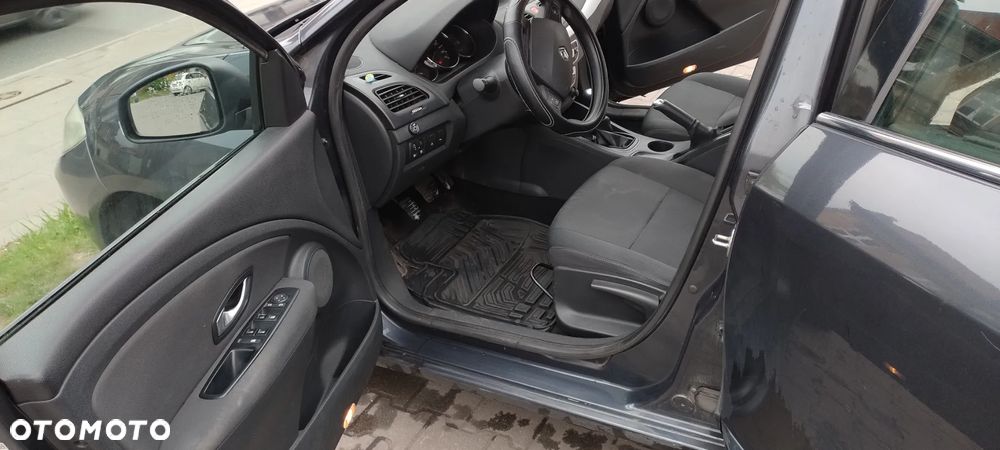 Renault Fluence 1.6 16V Expression - 5