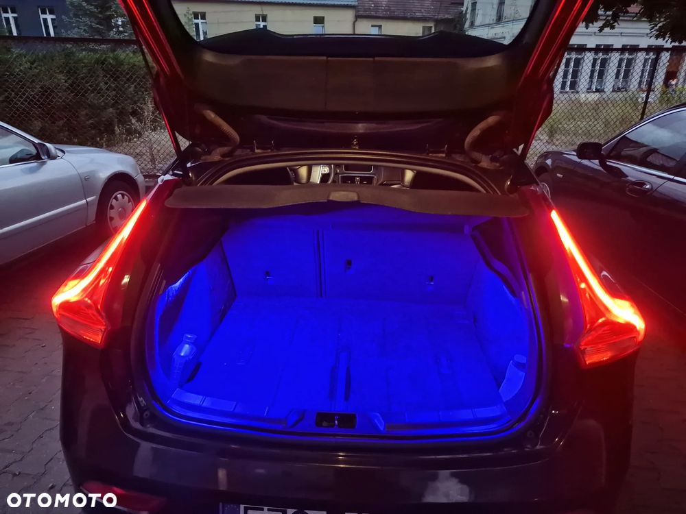 Volvo V40 T3 Base - 5