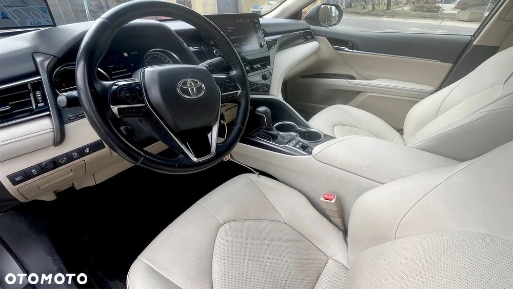 Toyota Camry 2.5 Hybrid Executive CVT - 12