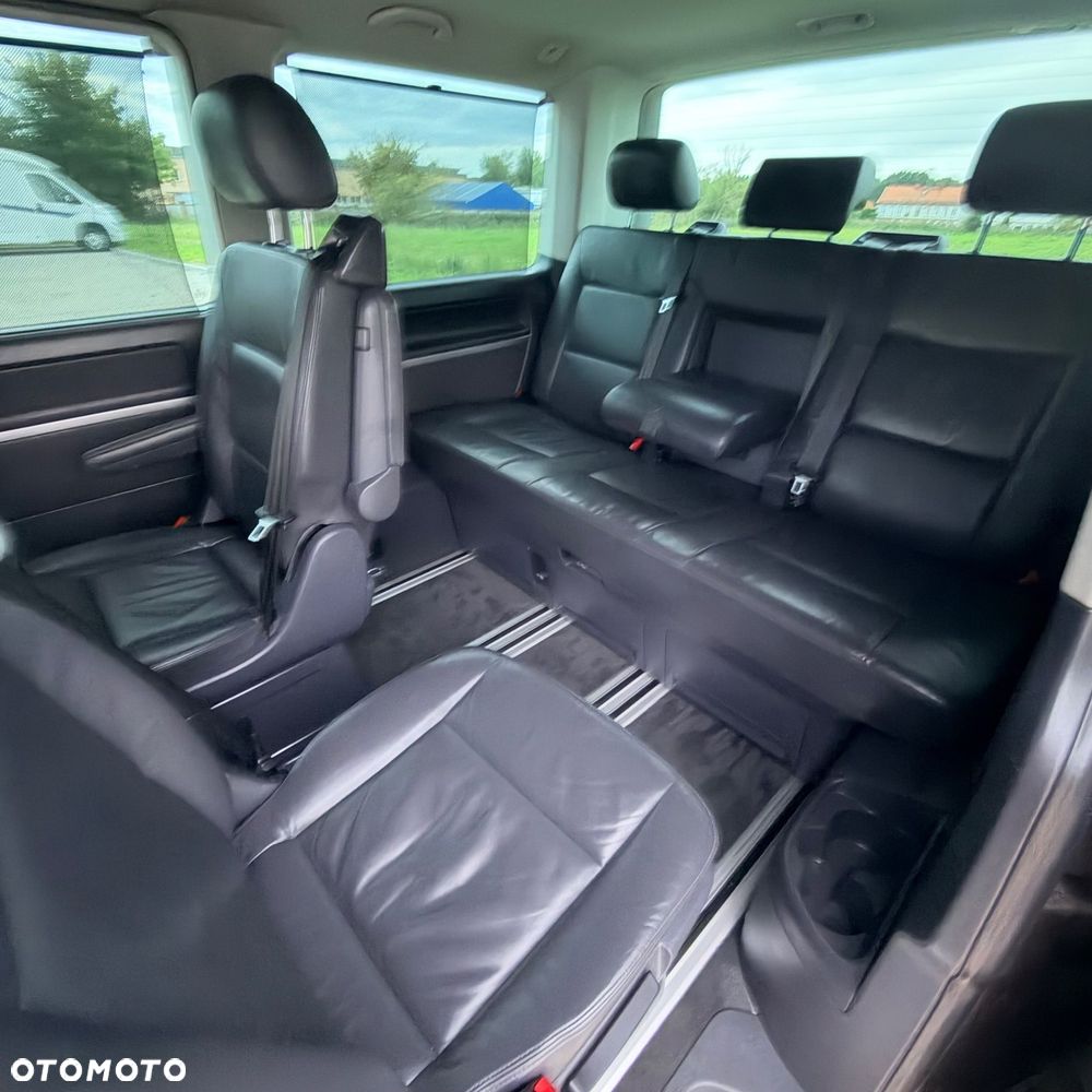 Volkswagen Multivan - 10