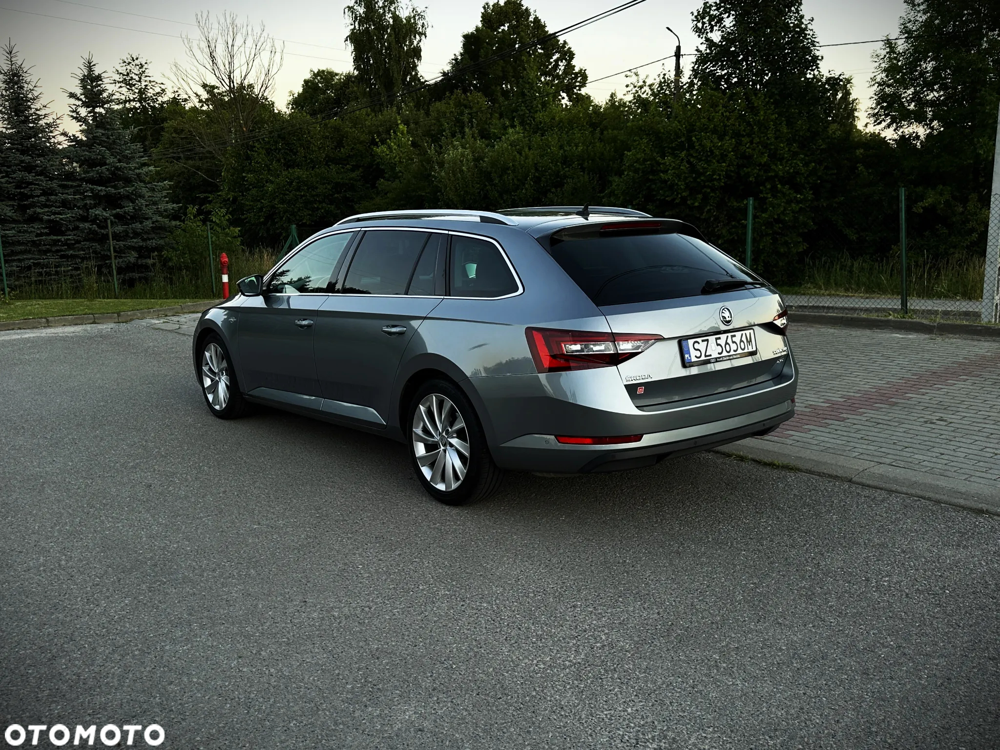 Skoda Superb Combi 2.0 TDI 4x4 DSG L&K - 7