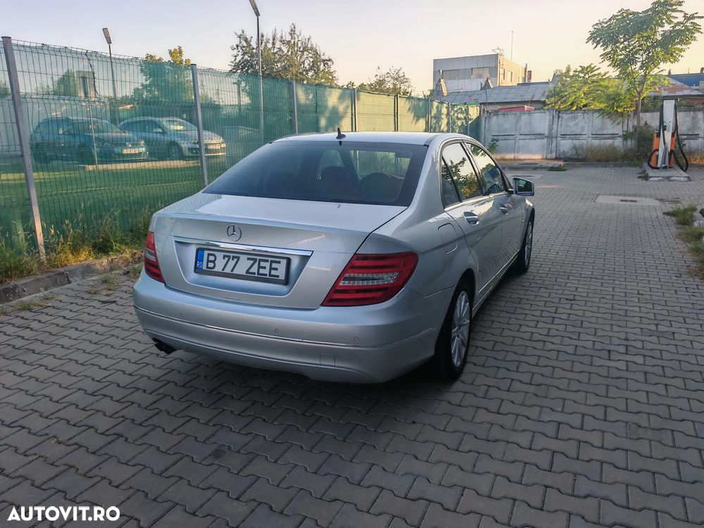 Mercedes-Benz C 180 CGI BlueEFFICIENCY - 4