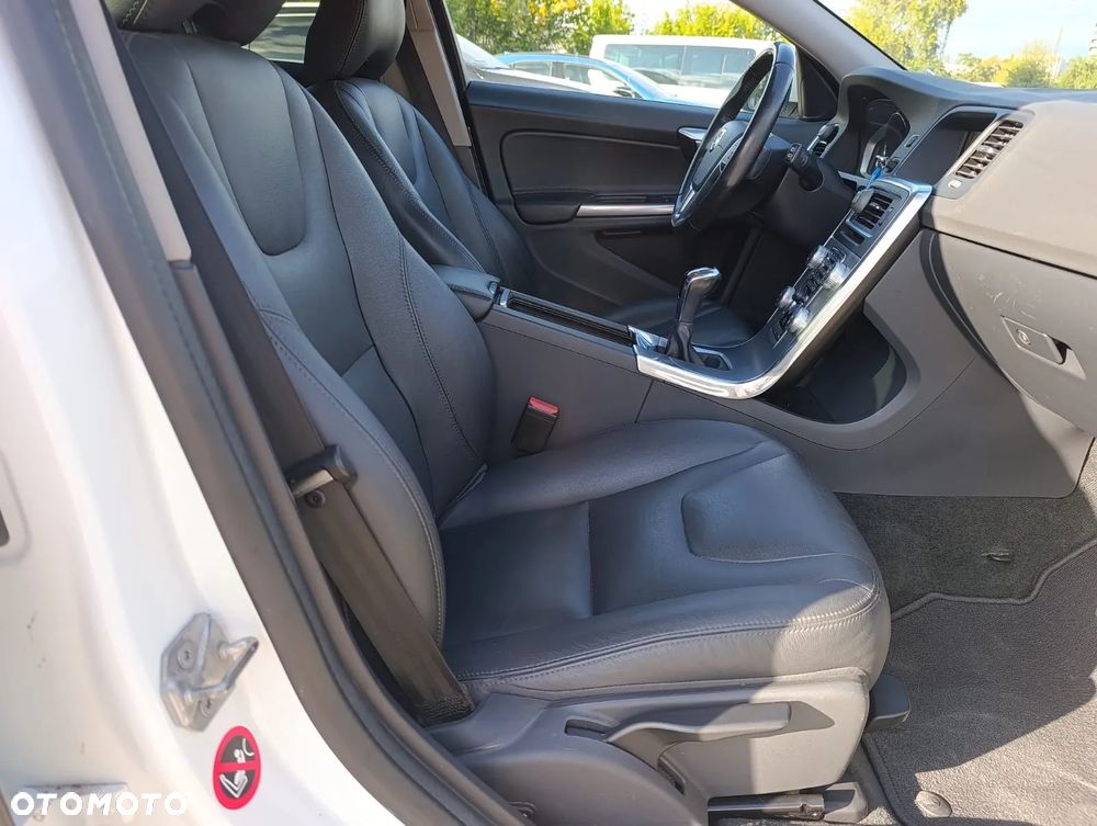 Volvo V60 T3 Summum - 8