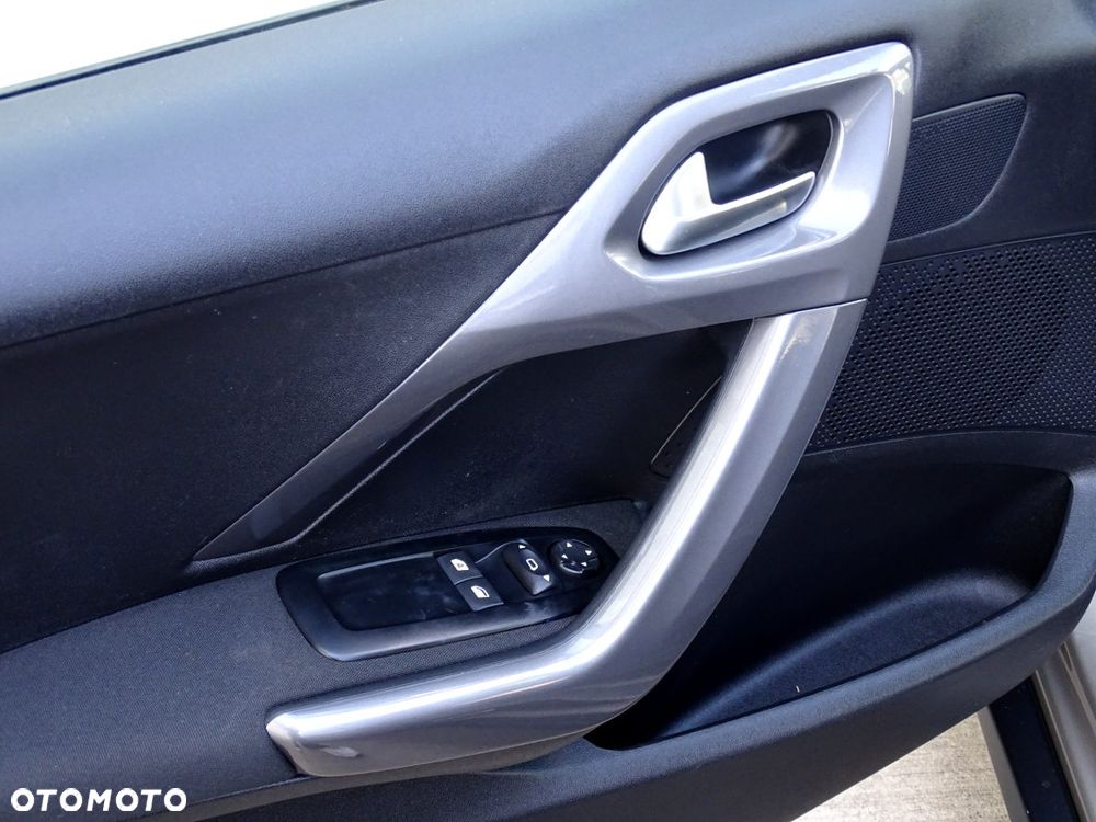 Peugeot 2008 1.6 BlueHDi Style - 8