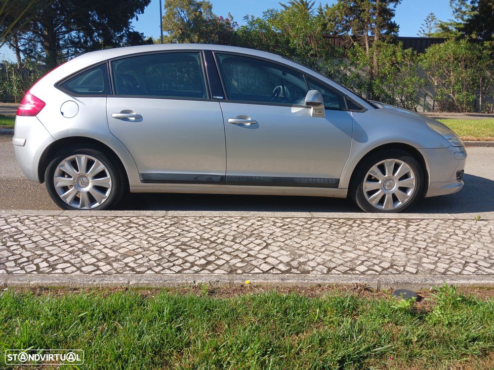 Citroën C4 1.6 HDi 110 Exclusive - 12