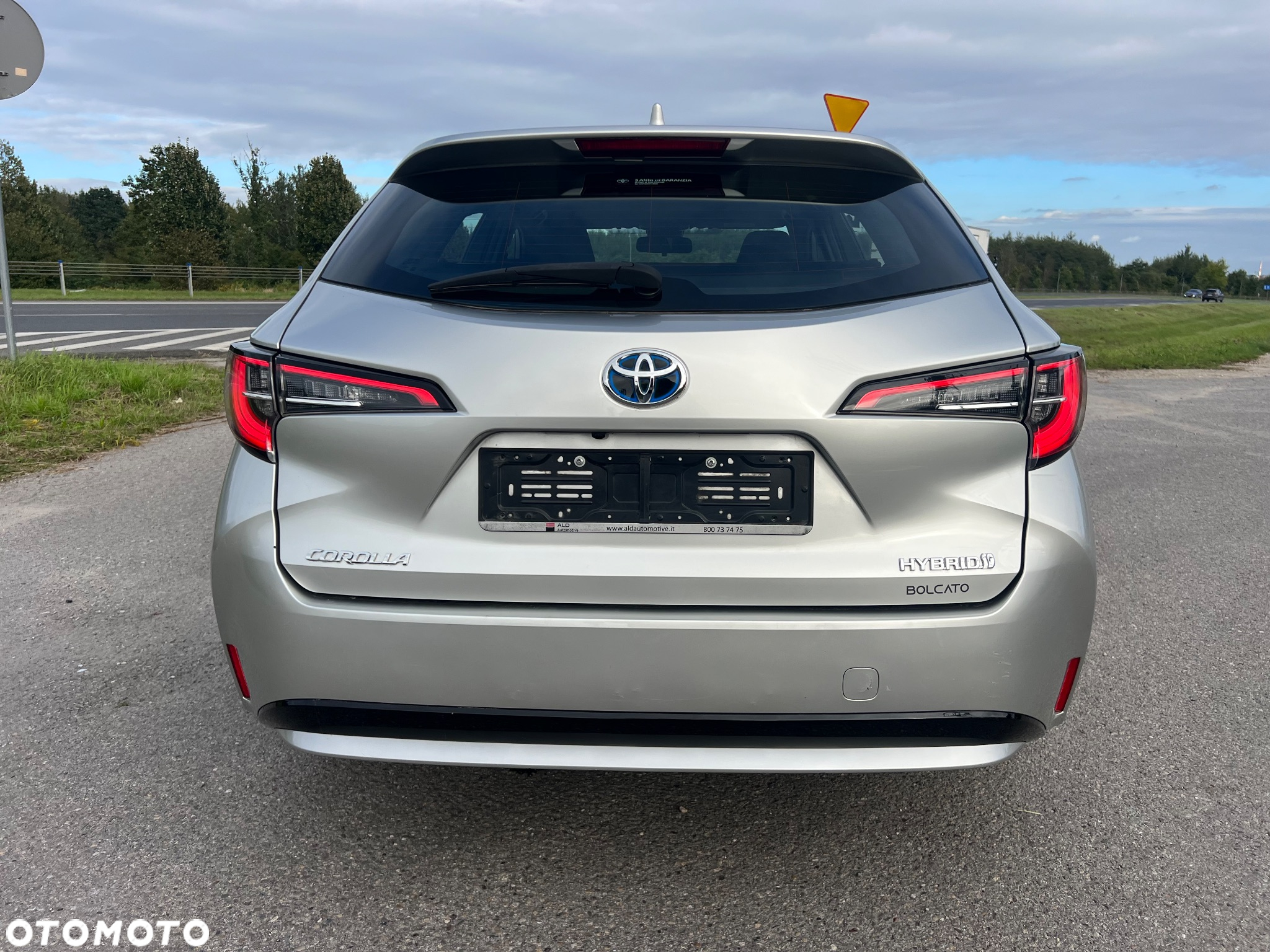 Toyota Corolla 1.8 Hybrid - 8