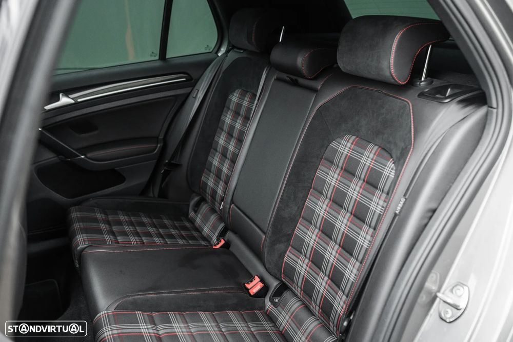 VW Golf 2.0 TSi GTi DSG Performance - 16