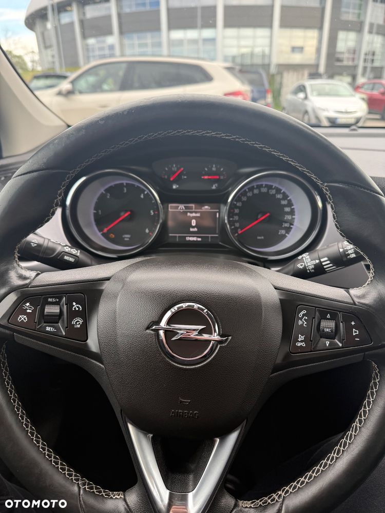 Opel Astra 1.6 CDTI Cosmo - 11