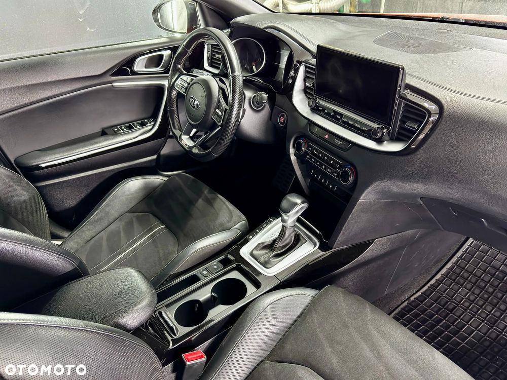 Kia ProCeed - 13