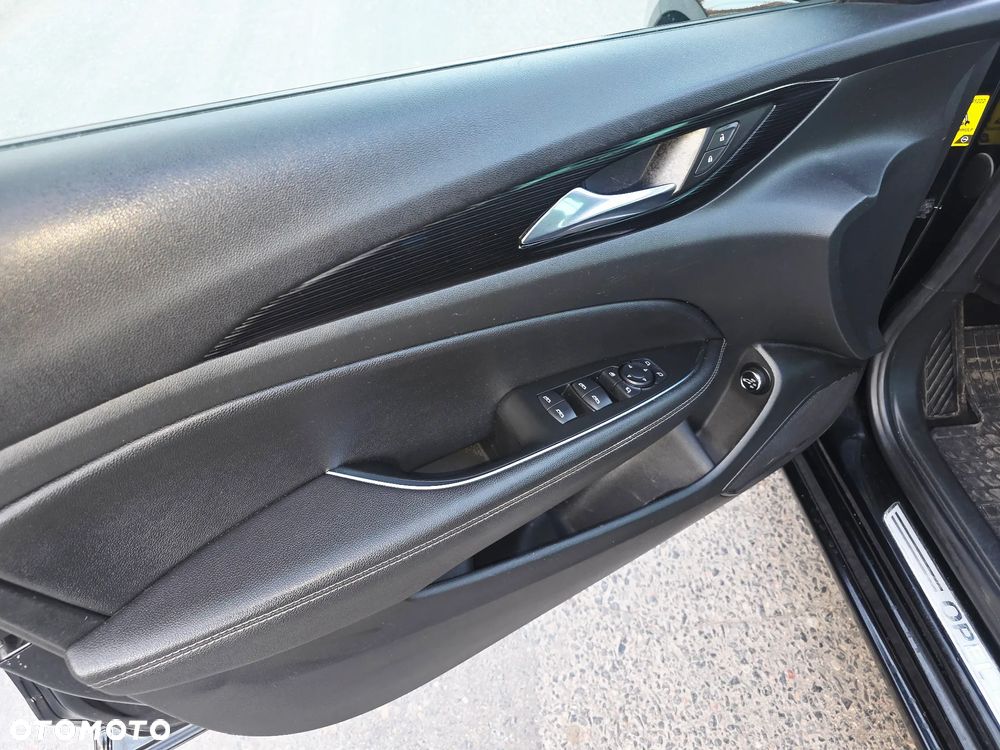 Opel Insignia 1.5 T Exclusive S&S - 15