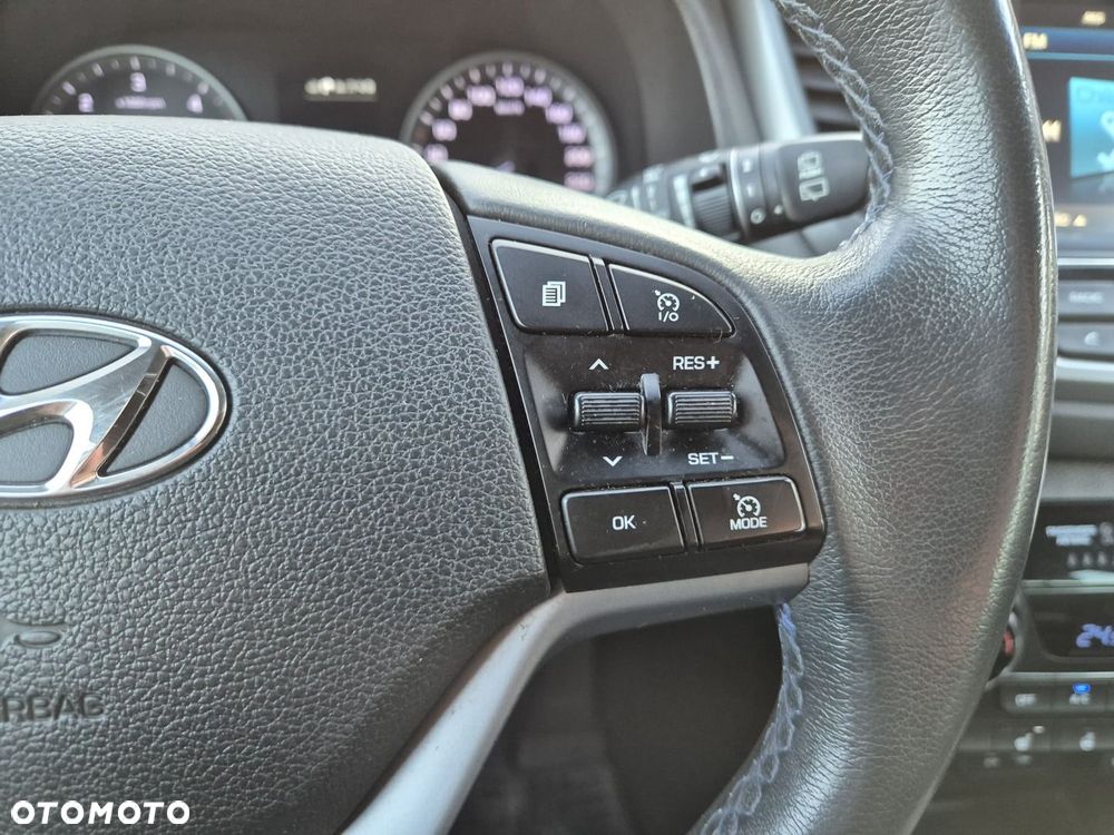 Hyundai Tucson 2.0 CRDI BlueDrive Style 2WD - 21