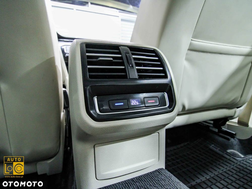 Volkswagen Passat - 28