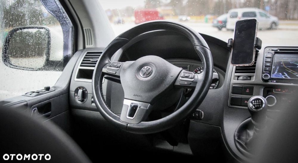 Volkswagen Caravelle - 3