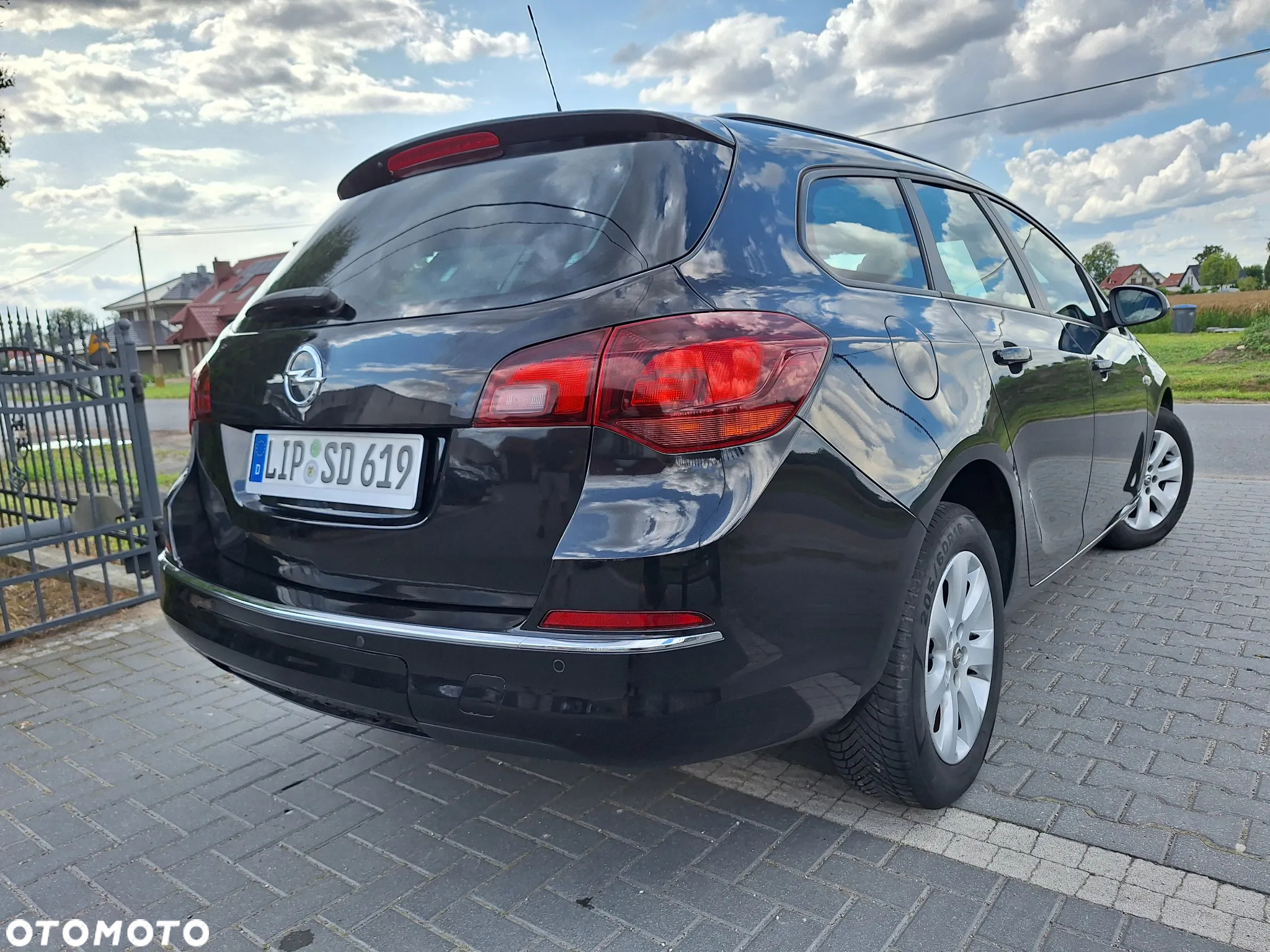 Opel Astra 1.4 Sports Tourer - 2