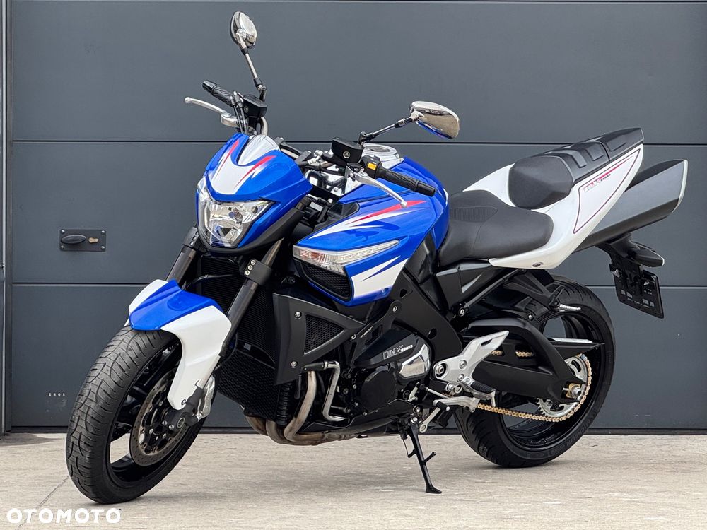 Suzuki GSX - 23