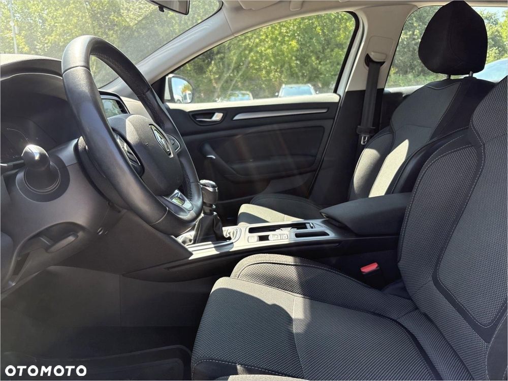 Renault Megane 1.5 Blue dCi Equilibre - 11