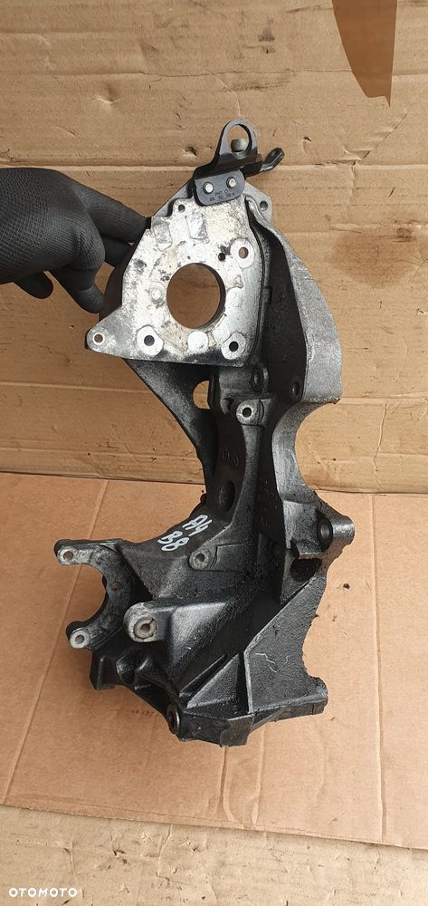 Podstawa łapa alternatora Audi A4 B8 2.0 TDI 03L903139H - 3
