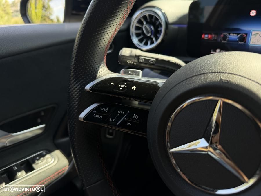 Mercedes-Benz A 250 e AMG Line - 22