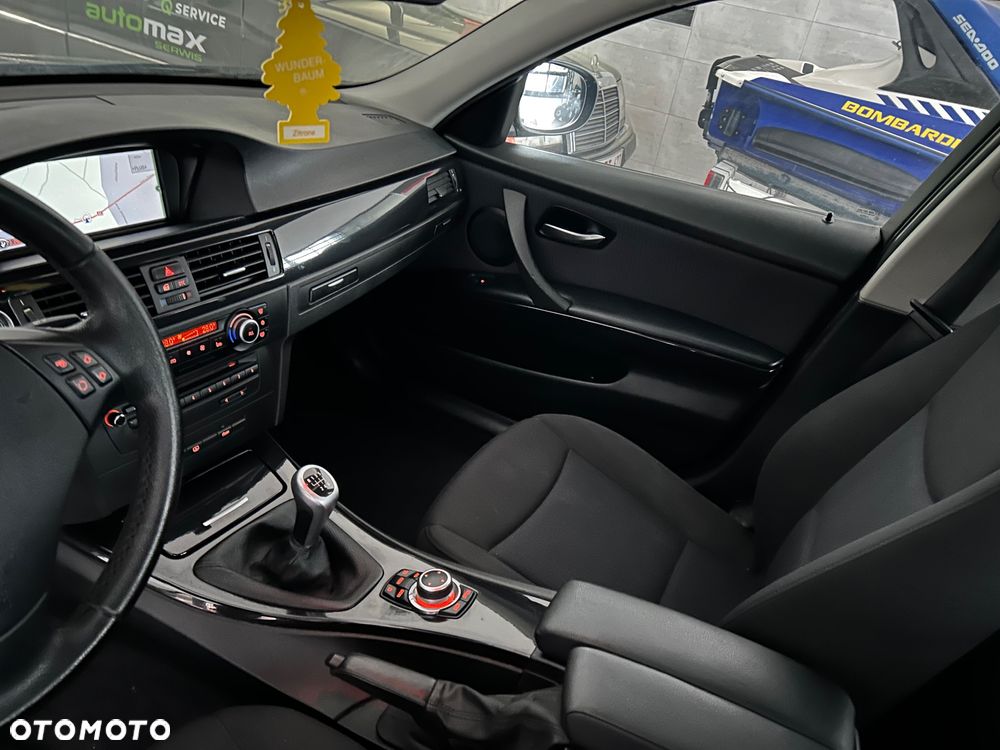 BMW Seria 3 320i - 13